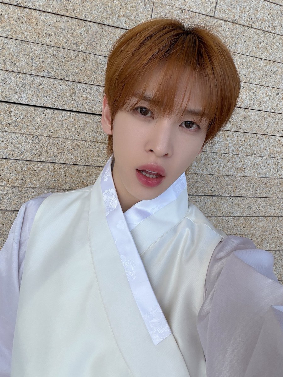 CRAVITY_twt's tweet photo. 러비티 명절 잘 보내고 계신가요~? 🌕🐇
컴백 진짜 얼마 안 남았다니! 연휴 동안 푹 쉬면서 에너지 충전 잘 하고 있겠습니다! 😁⚡️
#앨런 https://t.co/sYL2dCtzjW