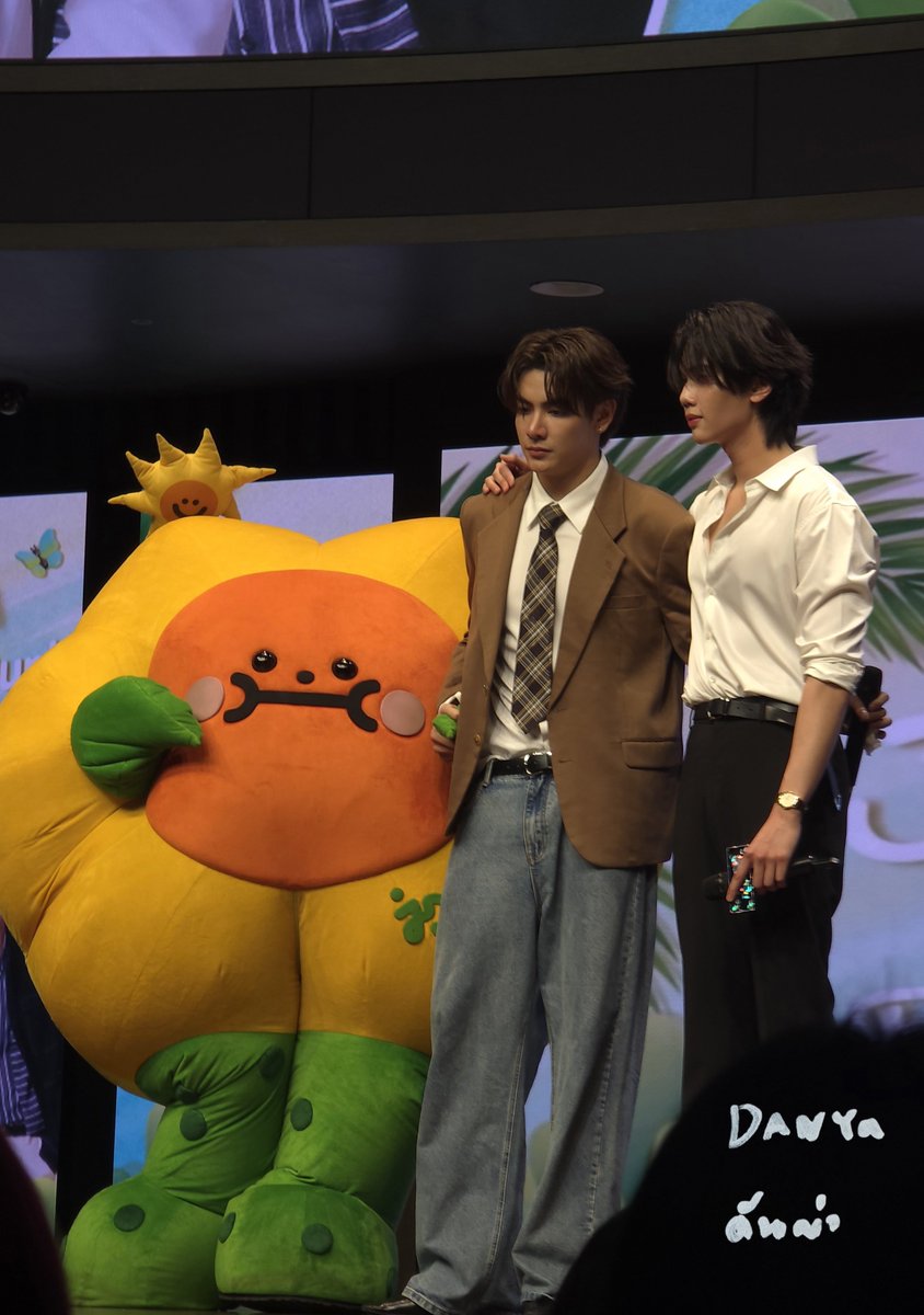 Danya_Rote's tweet photo. We are family 💛
JOONGDUNK JAIDEE SEOUL SMILES

#JDJaideeFMinSeoul 
#จุงดัง #JoongDunk #JAIDEE https://t.co/3Sif1eekOa