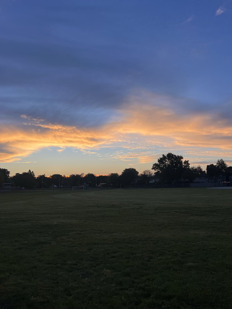 kunrup's tweet photo. Saturday morning an hour of walk keeps you refreshed all along the day! Perfect weather to go out.
.
.
#stayactive #staymotivated #brampton #positivevibes #activelifestyle https://t.co/p1Em6ryGi1