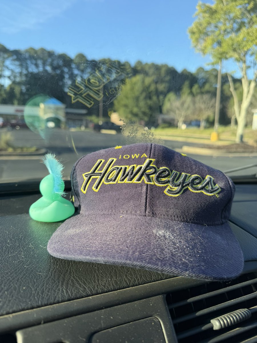 LDrewit's tweet photo. Day 35 of posting my work hat! #buffslife #letsdrewthis #HBAM #MuckFichigan #AnnArborHardlyKnewHer https://t.co/seHB8VMtbl