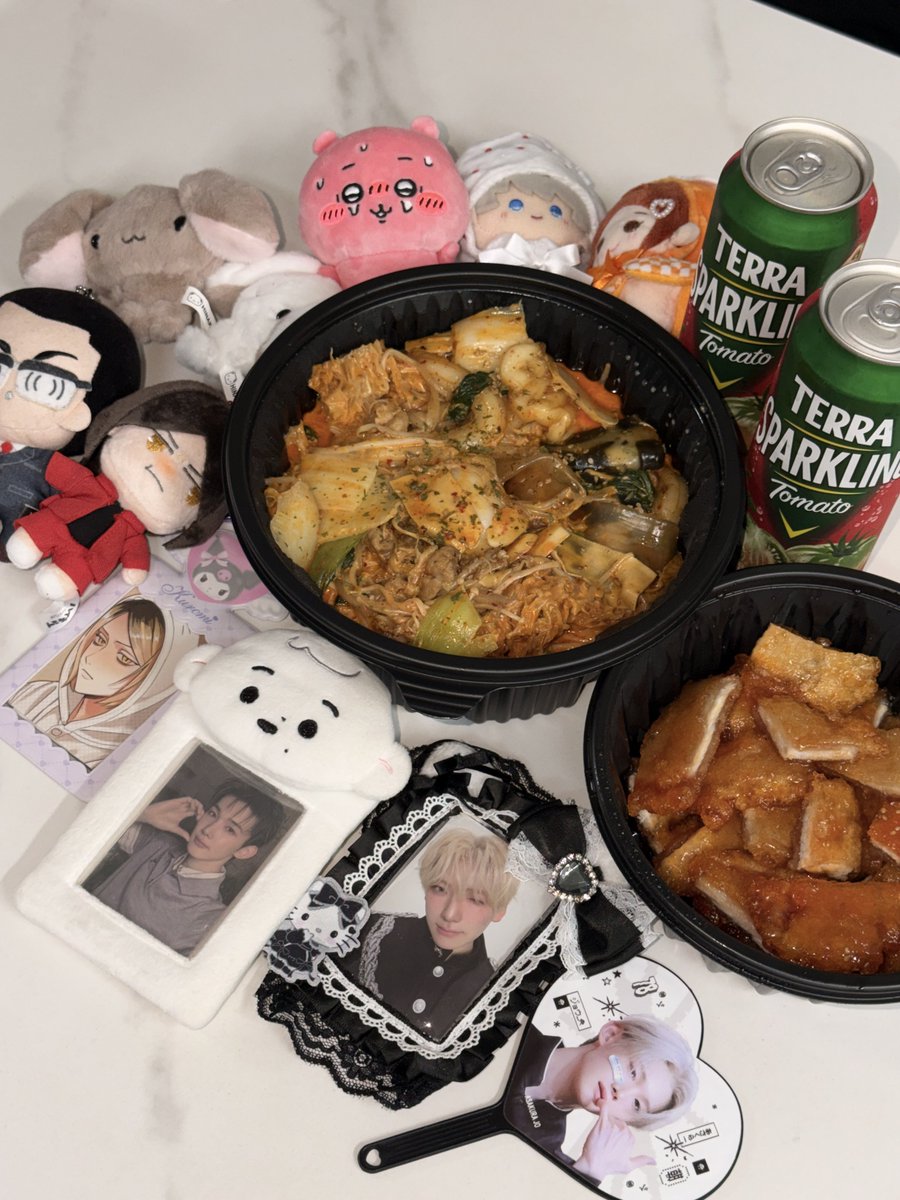 nartssk's tweet photo. 🫰🫰
명절엔 가족들과 함께… 어떤분은 왜 태그가안되는지 https://t.co/owTICh4HbV