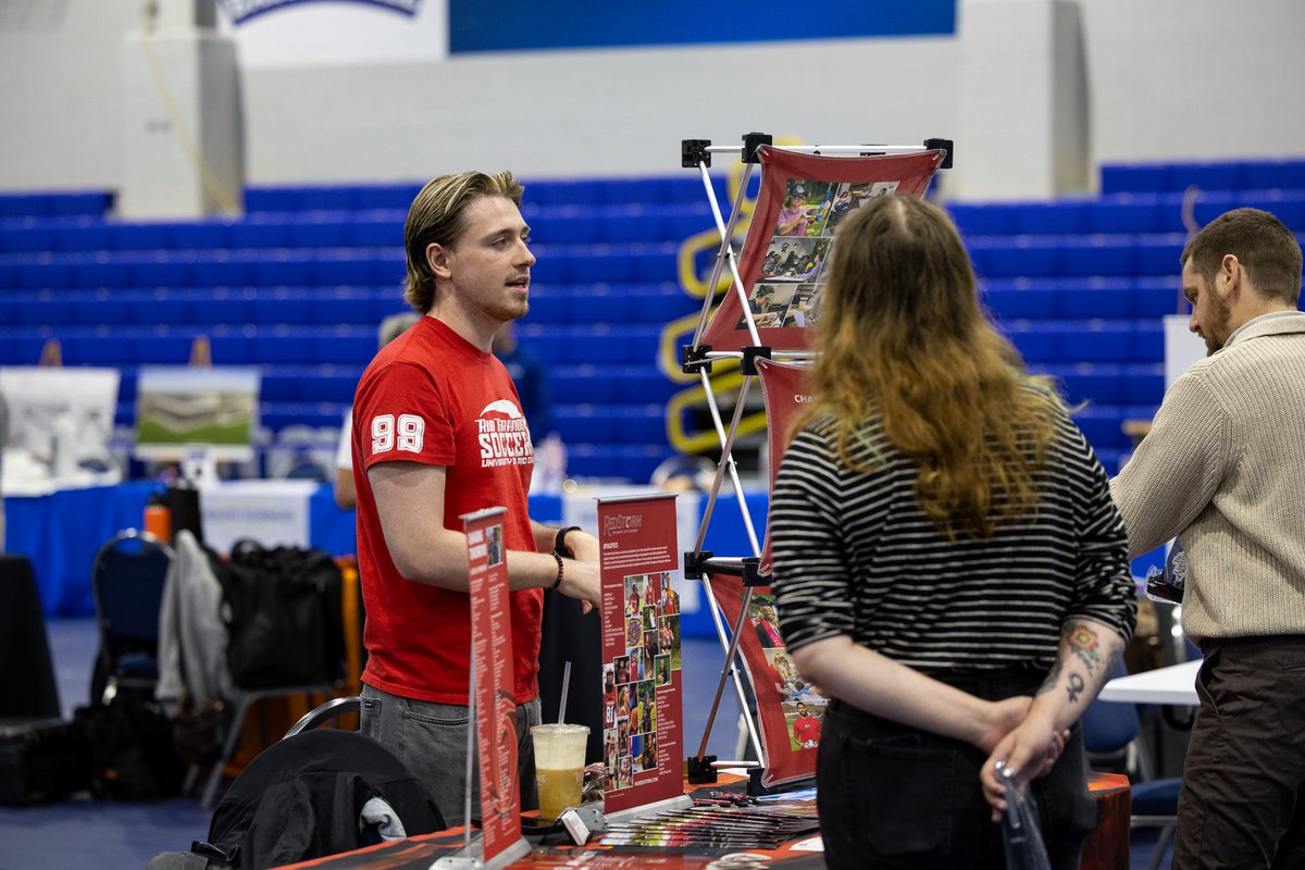 EdisonOhio's tweet photo. Connections were made, and futures were explored at Edison State's College &amp; Career Fair! Students met with employers and four-year universities to discover career opportunities, transfer options, and pathways to success. https://t.co/IHLNXmWUGC