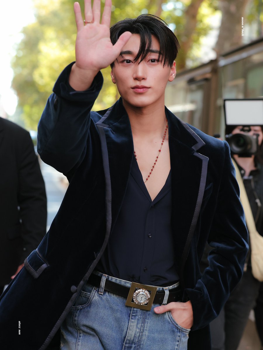 moonandback710's tweet photo. 260926 STRAVAGANZA SICILIANA
#에이티즈 #ATEEZ #산 #SAN
#DGxSAN #DGSS27 #DOLCEGABBANA @ATEEZofficial @dolcegabbana https://t.co/Ar0uB8LmSr