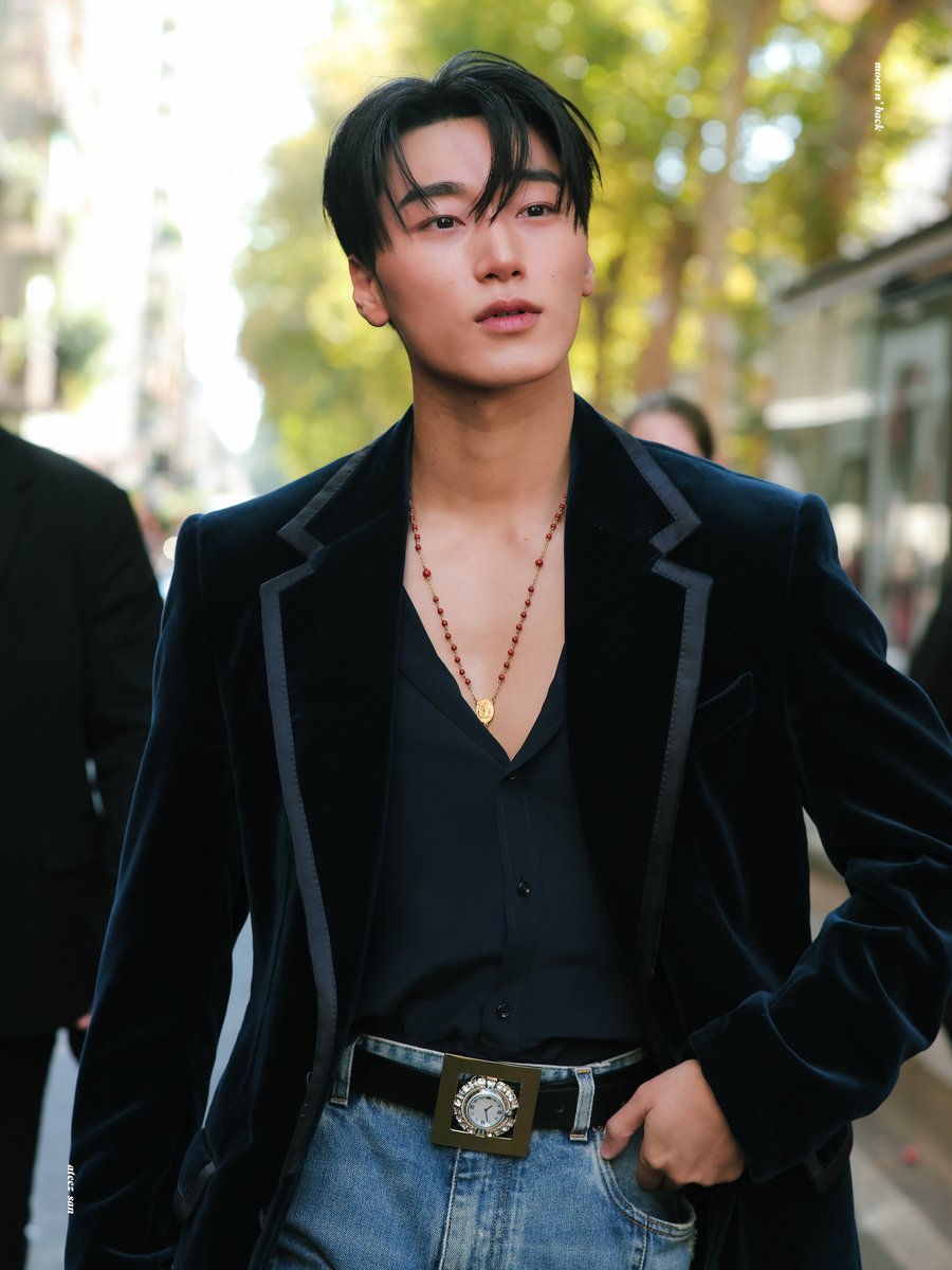 moonandback710's tweet photo. 260926 STRAVAGANZA SICILIANA
#에이티즈 #ATEEZ #산 #SAN
#DGxSAN #DGSS27 #DOLCEGABBANA @ATEEZofficial @dolcegabbana https://t.co/Ar0uB8LmSr