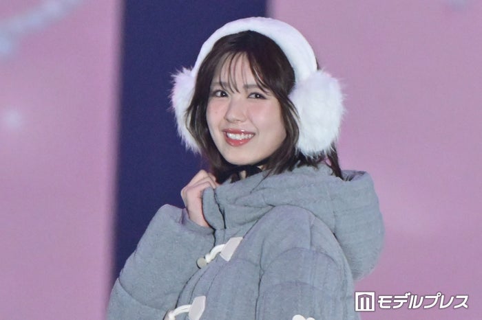 modelpress's tweet photo. 【♥️Rakuten GirlsAward 2026 A/W🍰🍭】

乃木坂46筒井あやめ
イヤーマフ×レッグウォーマーの冬コーデ

愛らしい笑顔に「冬の妖精みたい」の声🤍
https://t.co/XaZgZObklO

#ガルアワ2026AW https://t.co/stMwOxFzJW