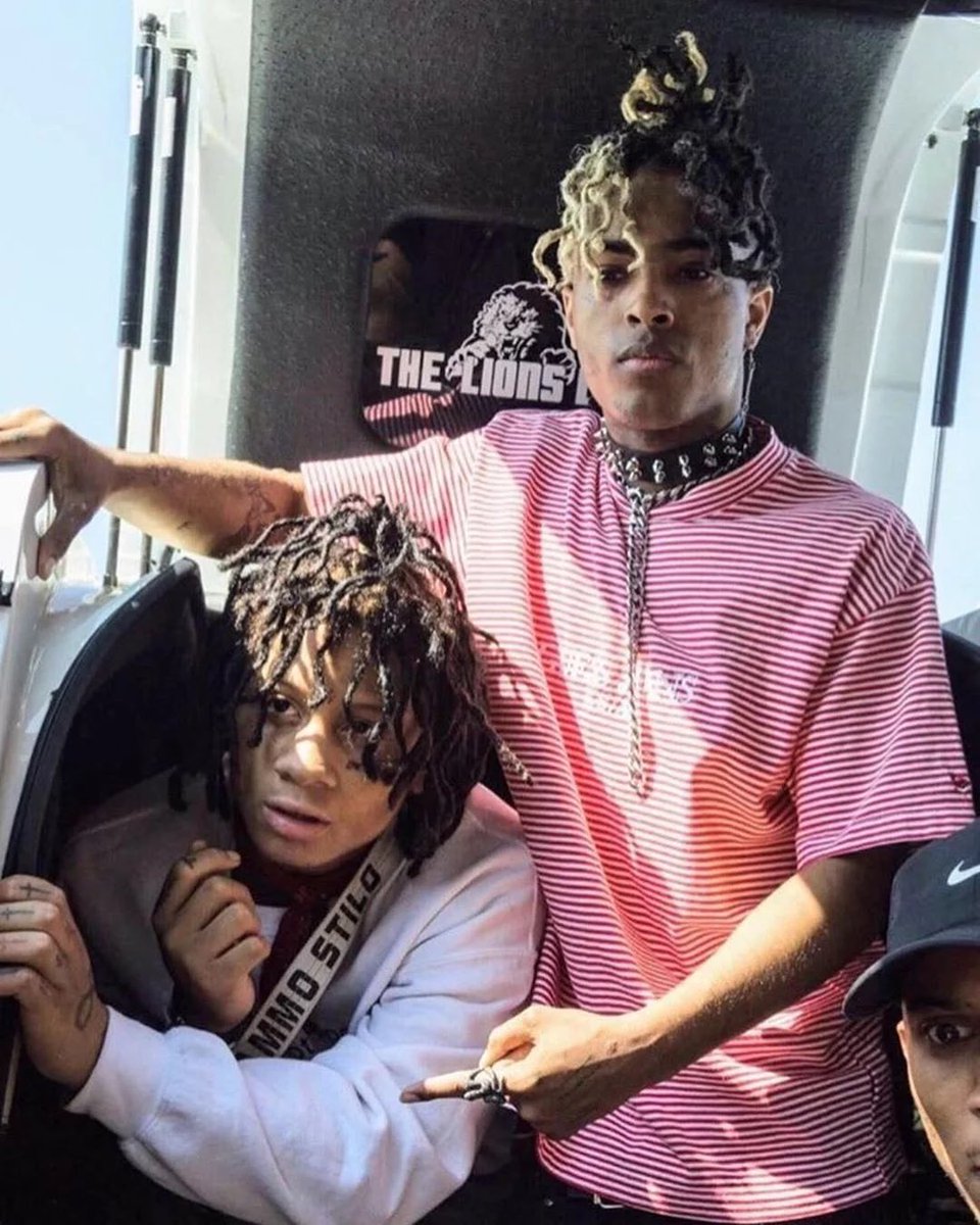 tyorigino's tweet photo. Trippie ReddがなぜXやJuice WRLDのようなスターが今は出てこないのかについて語る

『レーベル会社の連中は、大した才能もない天井の低いアーティストばかりと契約して、Uziみたいなスターになるかのようにプッシュしている。だけど、そんなの上手くいくわけがない。今の新しいアーティストの誰も、UziやJuice、Xあるいは俺みたいなレベルには達していないからだ。』

『今名前を挙げたアーティストはみんな、子供だましじゃなく、誰もが口ずさめる本物の名曲を持っている』

『今の音楽業界はどこか異常だ。どいつもこいつも、偽物たちが全員同じような音楽をやっている。こういう『ファストフードみたいな、中身のないヒップスター向けの音楽』の流行に、俺自身も加担してしまったことは本当に申し訳ないと思っている。』

『確かに俺たちの見た目は似ていたかもしれない。だけど、作っていた音楽のクオリティは全く別物だ。今の新しいガキどもの中に、Xの『Fuck Love』や俺の『Taking a Walk』みたいな深みのある曲を作れる奴が一人でもいるか？ どいつもこいつも、ただ騒いで、酒を飲んで、クスリをキメるだけの、中身の空っぽな曲ばかりだ』