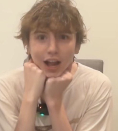 wahungrymichael's tweet photo. matching pfps https://t.co/SGnwtPylS3
