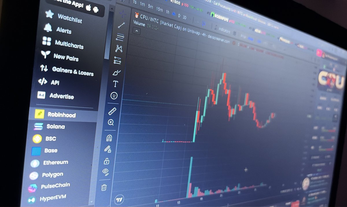 cryptiknov's tweet photo. Up! And working for my bags! https://t.co/fnTkyxKbeH