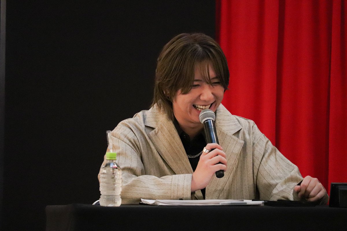 Arissa613_photo's tweet photo. 2026.09.26 エキシビションマッチ
ようたくん、実況が結構きれっきれだった。
めちゃくちゃよかった👏🏼
ハンター、Alf🤝🏼
アジア大会応援フェス
#第五人格横浜コラボ
#鈴木遥太
#RC_Alf https://t.co/wB7VDsR9gP