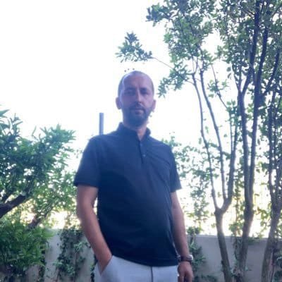 06melihgokcek's tweet photo. HASAN DÜZGÜN KARDEŞİMİZ 40 YAŞINDA HAK’KA YÜRÜDÜ…

DAVA ADAMIYDI… MEKÂNI CENNET,
KOMŞUSU RESÛLÛLLAH (SAV)OLSUN…

YAKINLARINA VE SEVENLERİNE RAB’BİM SABR-I CEMÎL VERSİN…

@hsn_dzgn https://t.co/TkyN1PjU5U