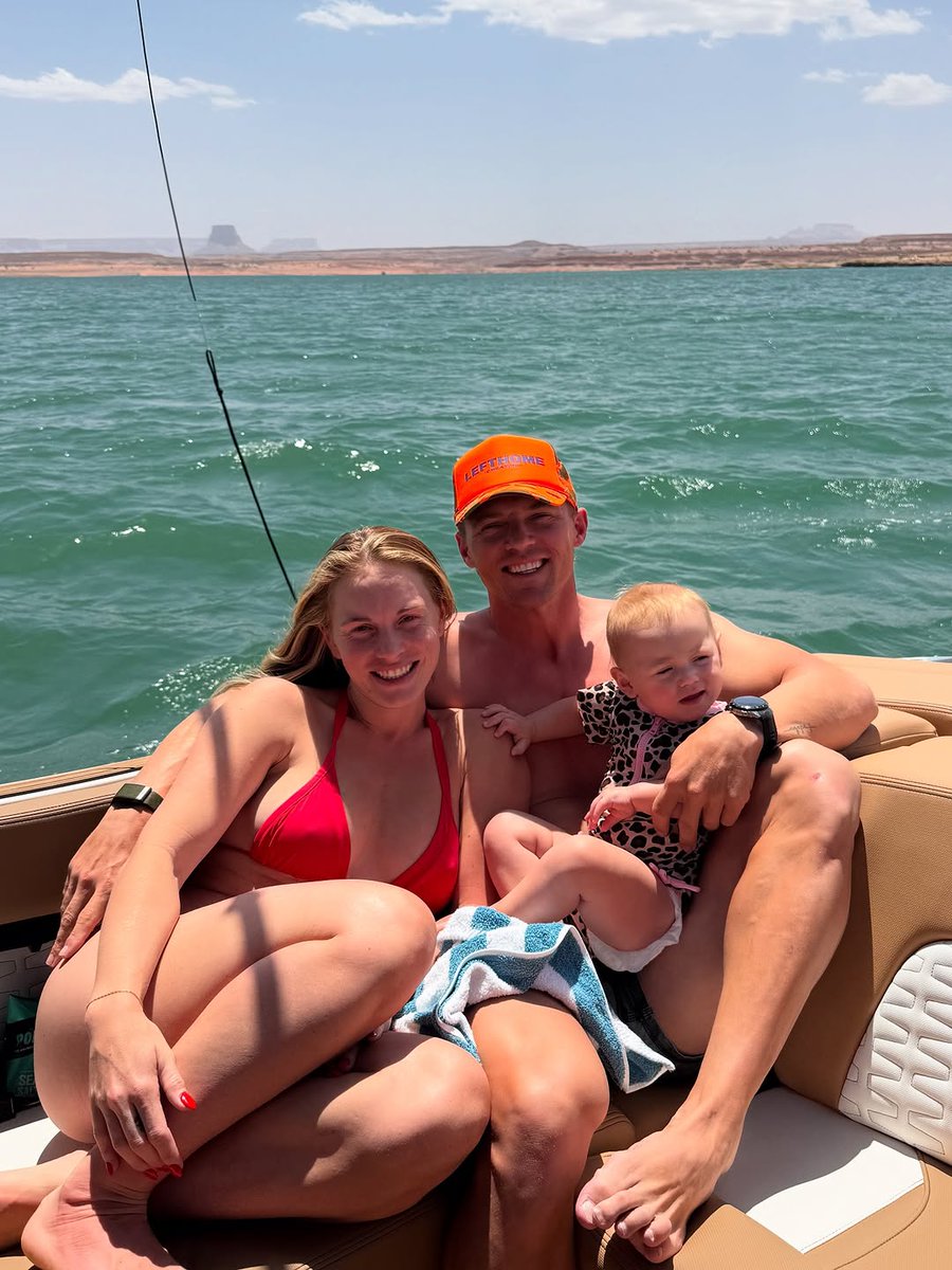 OFICIALMCVALET's tweet photo. Lake Powell is one of our top summer destinations!
We were fortunate to enjoy it with amazing people. Thanks for hosting us  &amp;  🙏🏻 https://t.co/bnMqTFzzQ0