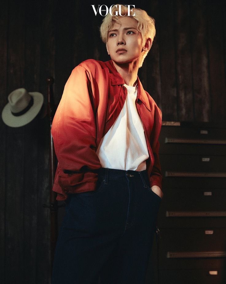 starlk1117's tweet photo. CRAZY PICS OF YEO I FOUND TODAY WTF ??? https://t.co/a65yiHe6tg