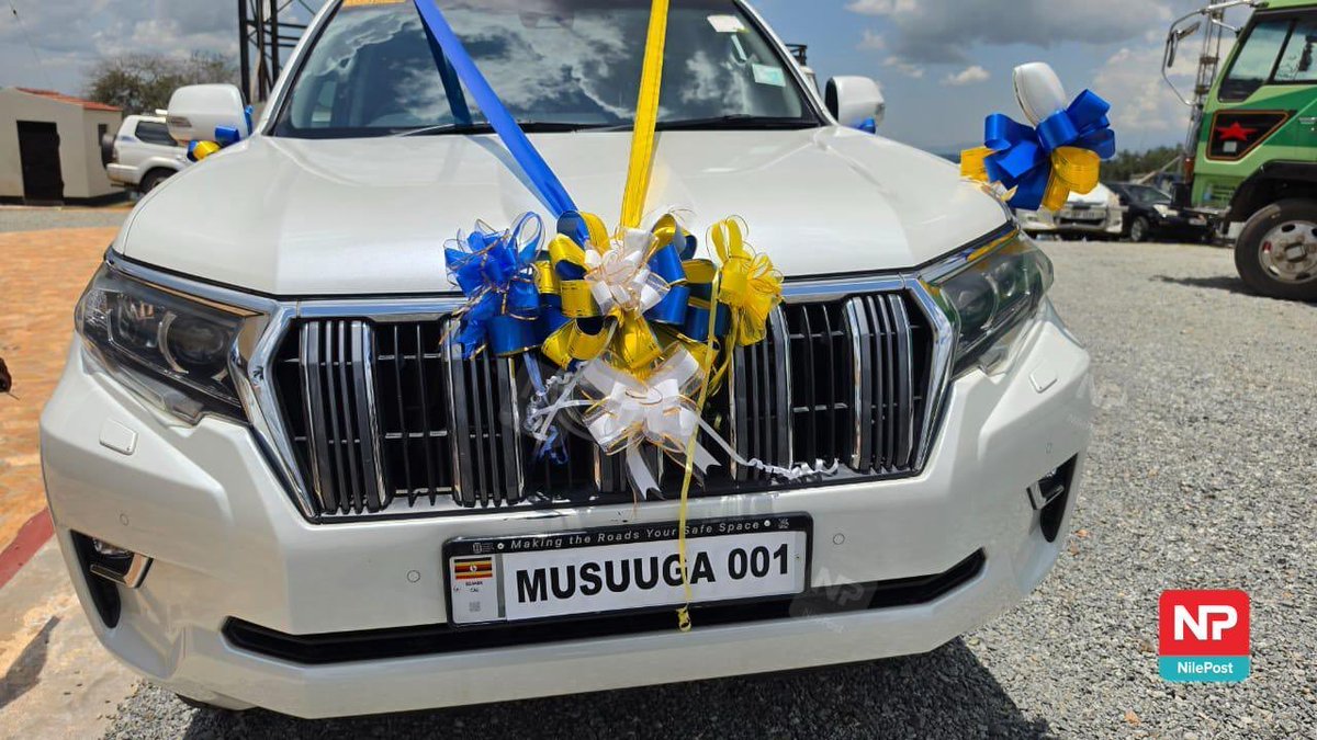 zirete_abdallah's tweet photo. Musuuga’s vehicle has definitely caught people’s attention. 👀🚘 The road tells its own story and what do you think about this machine? https://t.co/oMSVVYnYEZ