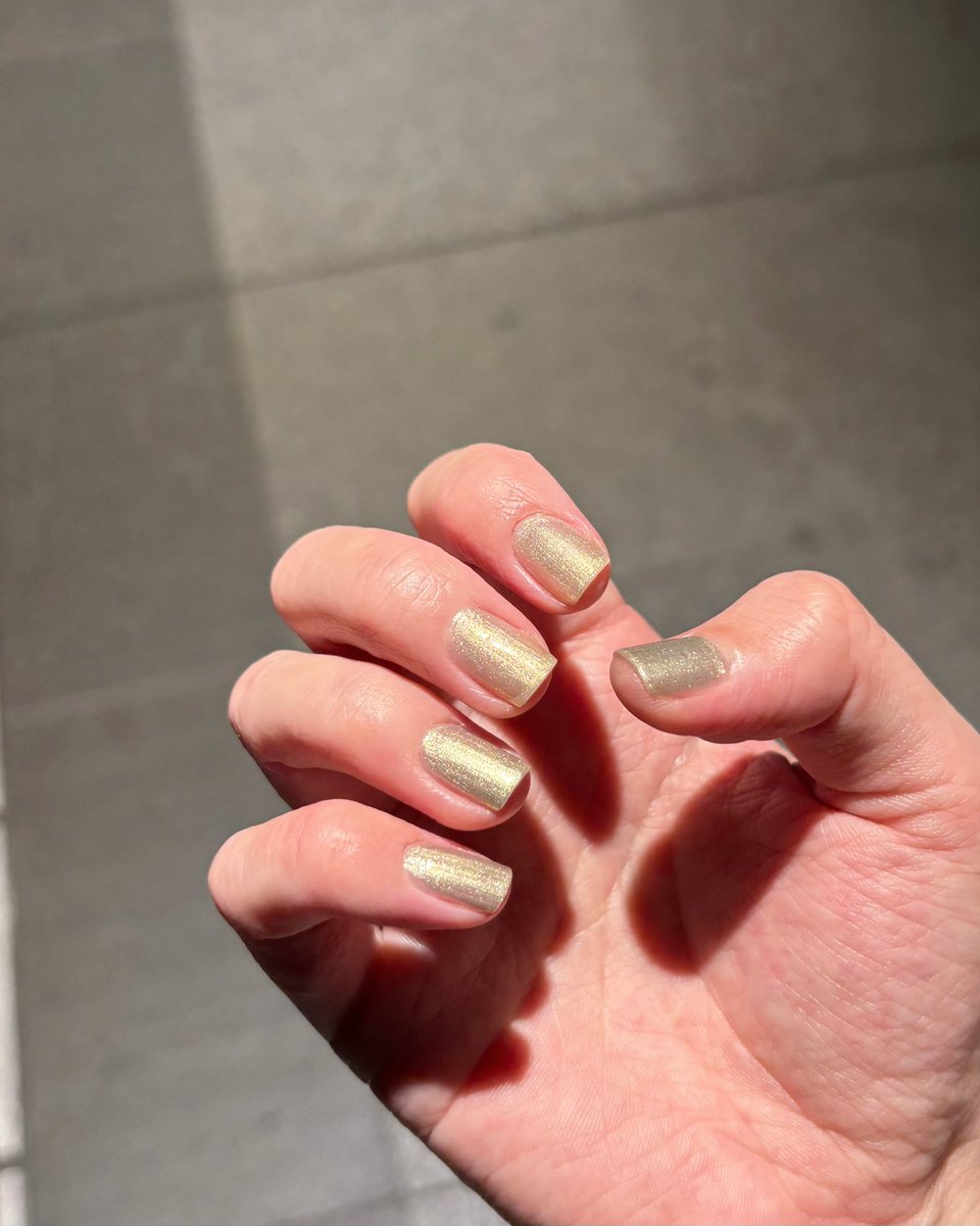 123698745ns's tweet photo. 寒色×暖色ニュアンスネイル🩵🤎

▼左手
OSAJI アップリフトネイルカラー / 翼 Tsubasa
THE POLISH. / fig

▼右手
OSAJI アップリフトネイルカラー / 砂嵐 Sunaarashi

#OSAJI #osajiネイル #thepolish https://t.co/M1hOBTtsWc