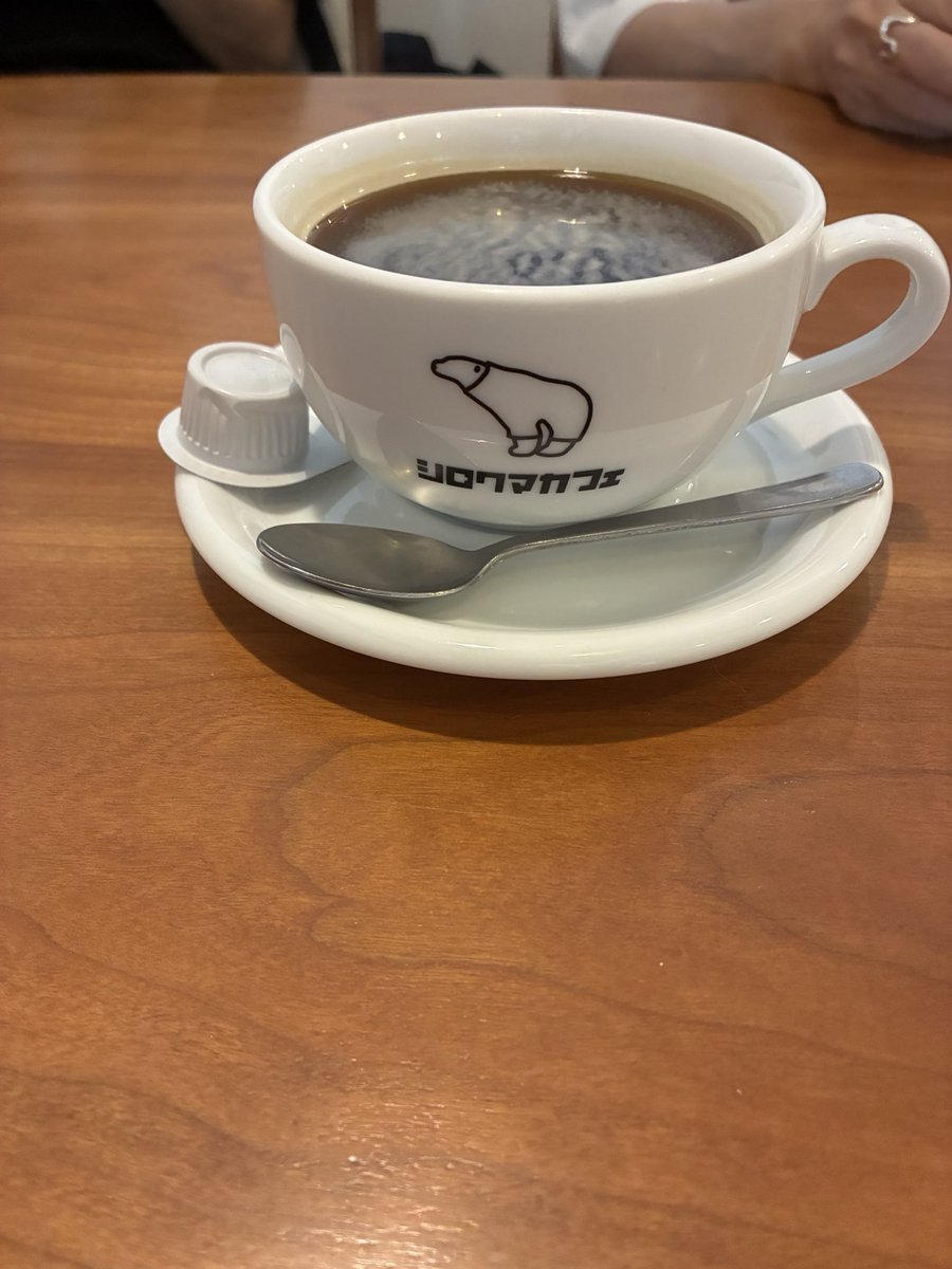 ken8823Jazz's tweet photo. 楽しい旅の思い出。
スピ友さんとロク漫祭の前に戸越銀座商店街のシロクマカフェへ。
店内にはかわいいシロクマがいっぱい☺️
クレープは食べごたえ十分でした！
素敵な所へ連れて行ってくれてありがとうございました☺️

ラーメン『えにし』😍 https://t.co/hJHakuoUc6