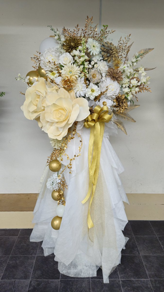 8HaChi_hacchi's tweet photo. #HACHI_Revealia 
フラスタもめちゃ綺麗だった〜！！！ありがとうございました！！！！ https://t.co/KgcZgmBJ8x