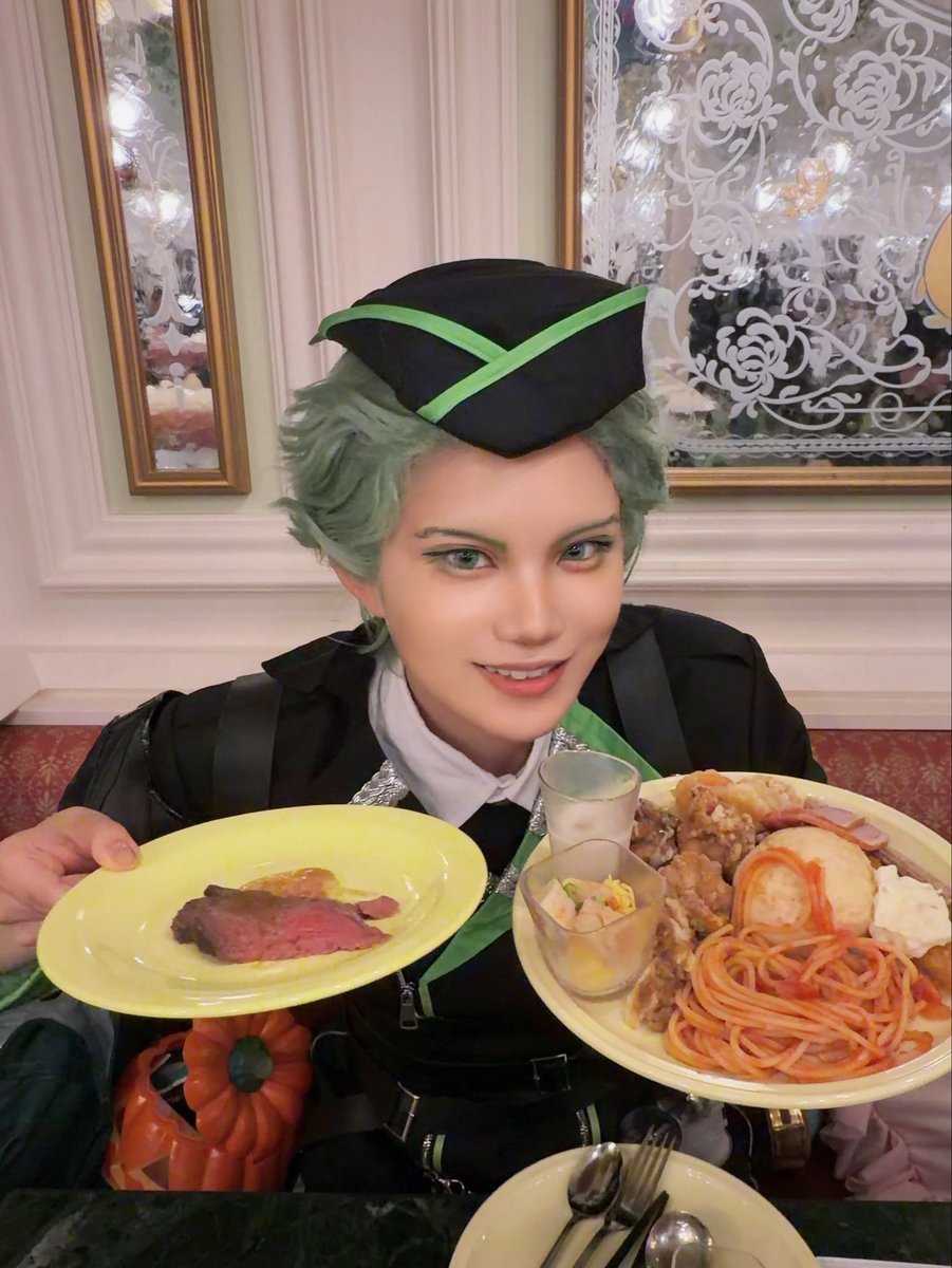 cos_has's tweet photo. 若様と姫君の護衛をさせて頂きました‼️

#Dハロツイステ
#Dハロ仮装2026 https://t.co/spU6VSeodn