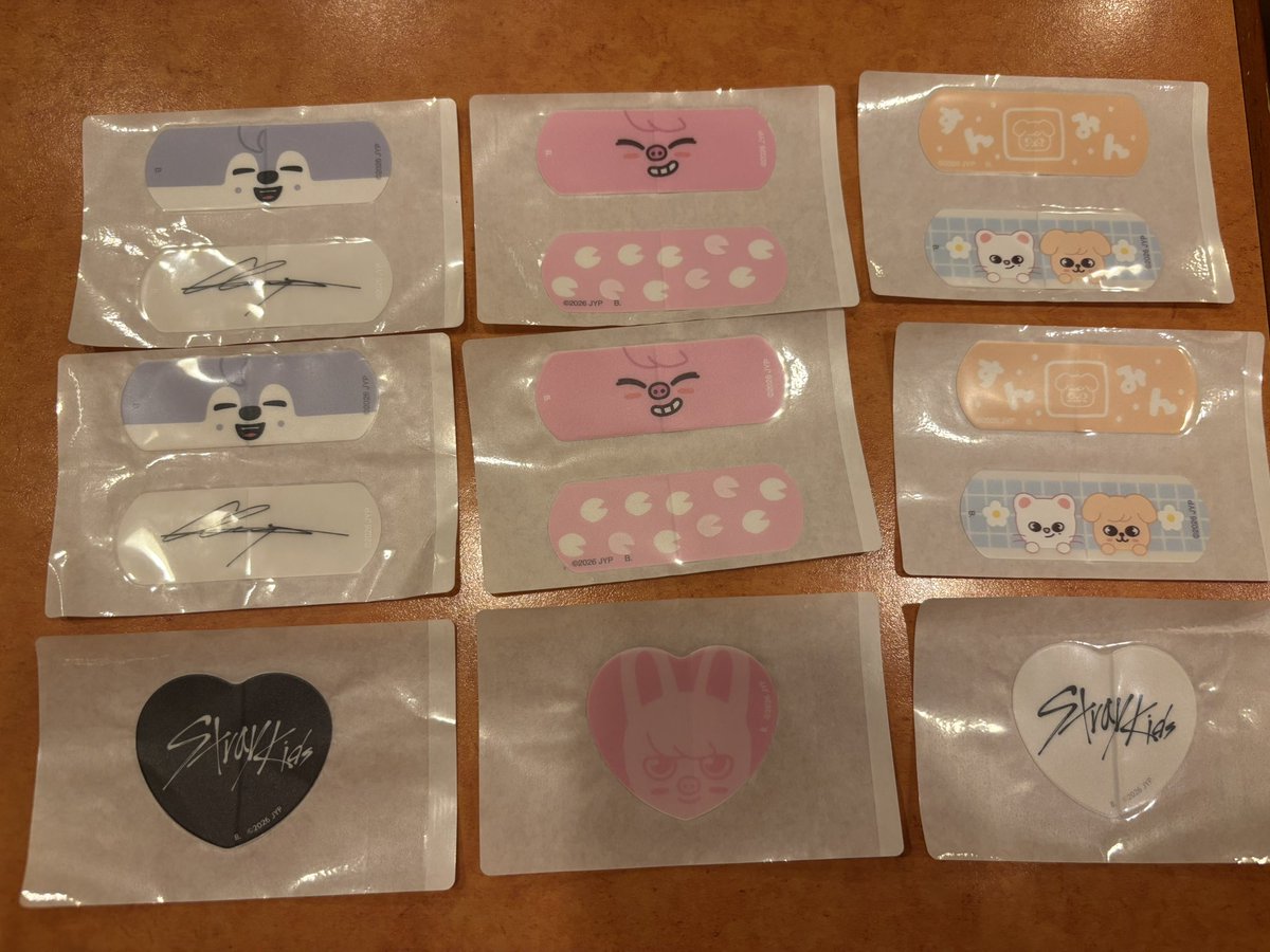 rnxom_cy3's tweet photo. スキズ StrayKids SKZOO 絆創膏 Charm Aid チャームエイド バンドエイド サイン

[譲] 🐺バンチャン ウルフチャン 🐖🐇チャンビン トゥエッキ 🥟ジニレット 🐶スンミン パピーム

[求] 🥟ジニレット>🐿ハンクォッカ

💖優先
切り離し×、上2段セット
大阪(京都)市内、福岡・東京ドーム手渡しのみ https://t.co/8AmZOw2KN4