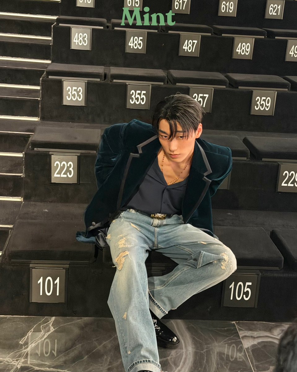 mintmag_th's tweet photo. อันตรายต่อใจ! #MintReports ส่งภาพโมเมนต์หล่อของ #SAN #ATEEZ Global Brand Ambassador ของ Dolce &amp; Gabbana เช็คอินในแฟชั่นโชว์ Women's Spring Summer 2027 ที่จัดขึ้นในเมืองมิลาน ประเทศอิตาลี 💚

CHOI SAN AT DGSS27 
#SANxDolceGabbanaSS27  
#CHOISAN 
#DolceGabbana
#DGSS27
#MintMagTH https://t.co/ceDRceNrfR