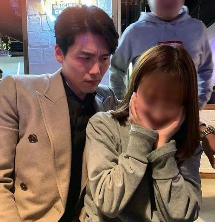 dotdotera's tweet photo. 남배는 쫑파티 가서 스탭분들이랑 찍은 사진이 진짜임 좀 취해서 평소와는 다른 텐션을 가진 상태라 보는 사람 배아파 뒤지게 만듦 https://t.co/dklOIaaLGq