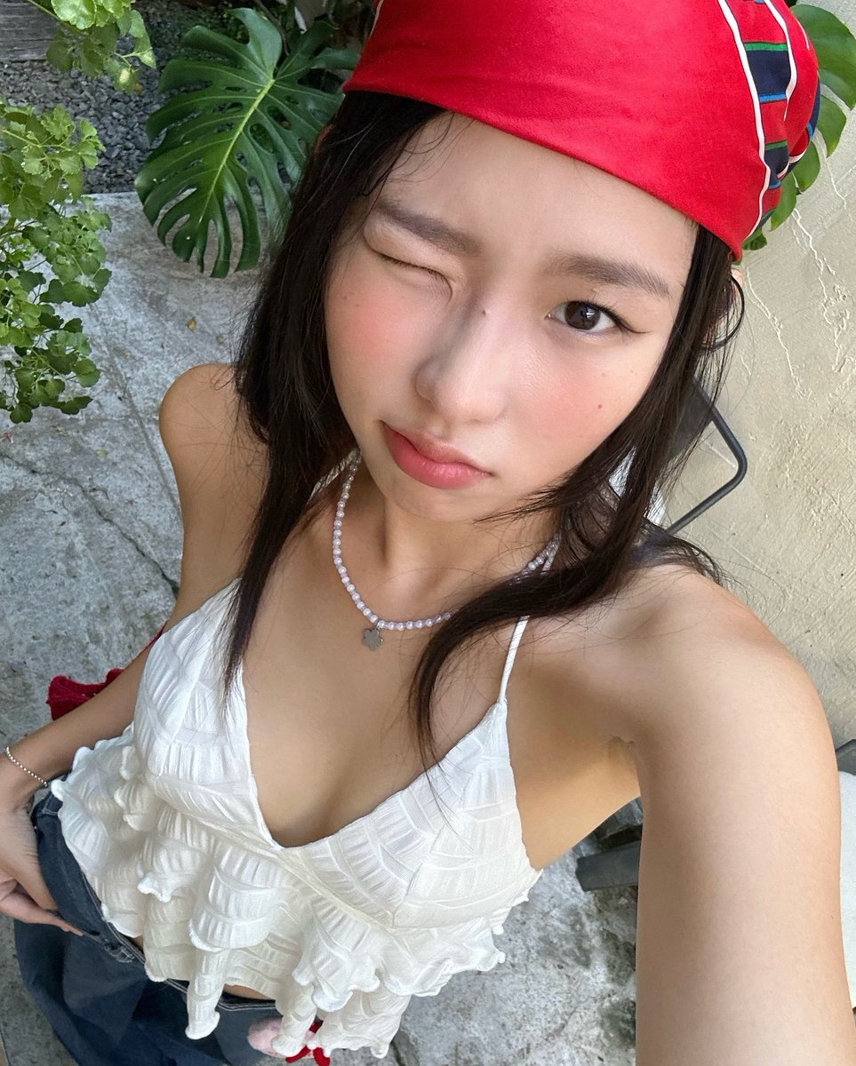 Daniinhow_F's tweet photo. 生まれ変わるなら、どんな職業に就いてみたいですか。ふとそんなことを考えた。 🔥👇
YIIl https://t.co/2Hq8dhic1R