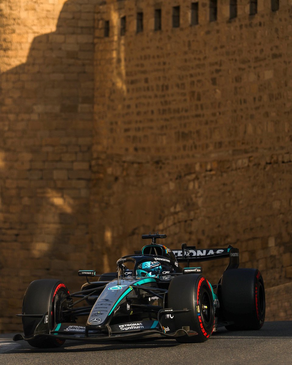 Junk_Driver29's tweet photo. πβΌοΈVictoria de Rusell βΌοΈ π
Victoria para Rusell y doble podio para Red Bull
1- George Rusell
2- Max Verstappen
3- Isack Hadjar
10-Carlos Sainz
13-Gabriel Bortoleto
15-Checo PΓ©rez
17-Franco Colapinto
21-Fernando Alonso
#F1 #AzerbaijanGP #Race #Raceweekend https://t.co/2EubTkqJma