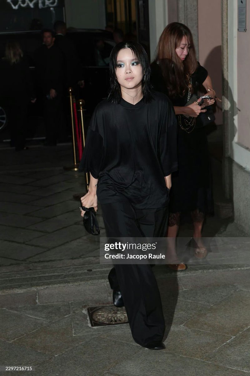 Auralizzie's tweet photo. Cocona yesterday in Milan, leaving the Gucci after-party.. SO FINE OMG https://t.co/d9Smf6lRxm