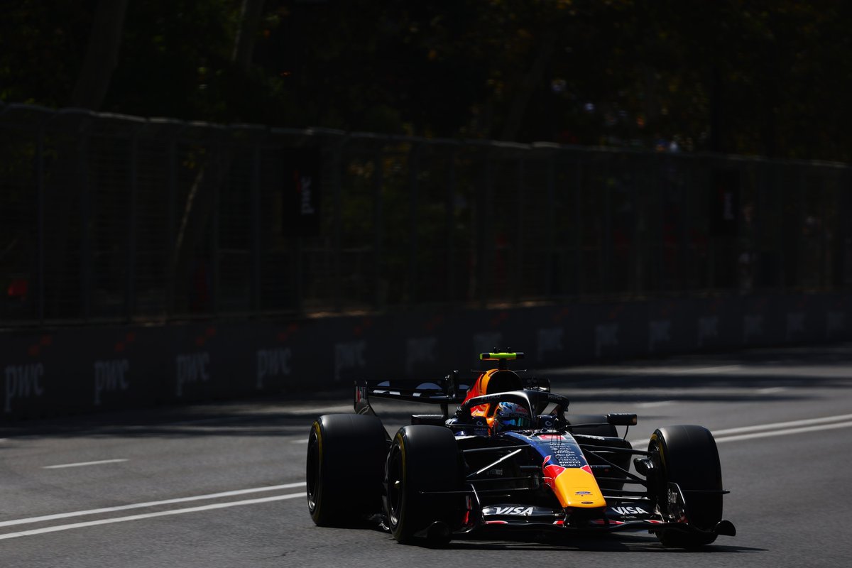 Junk_Driver29's tweet photo. πβΌοΈVictoria de Rusell βΌοΈ π
Victoria para Rusell y doble podio para Red Bull
1- George Rusell
2- Max Verstappen
3- Isack Hadjar
10-Carlos Sainz
13-Gabriel Bortoleto
15-Checo PΓ©rez
17-Franco Colapinto
21-Fernando Alonso
#F1 #AzerbaijanGP #Race #Raceweekend https://t.co/2EubTkqJma