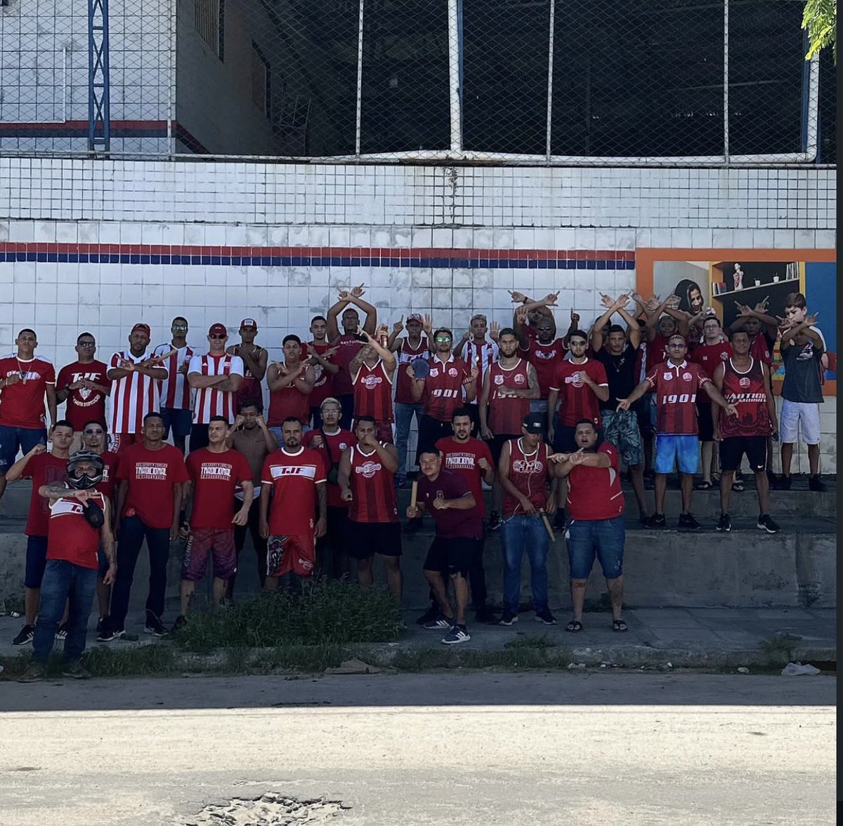 Pedrinh84's tweet photo. @Italopst87 @macroaslki @BielCNC1901 @nauticope Quando nós forma aí tu nunca botou a cara, deixa de conversar merda que tu nunca deu em ninguém https://t.co/qM30gp57qd