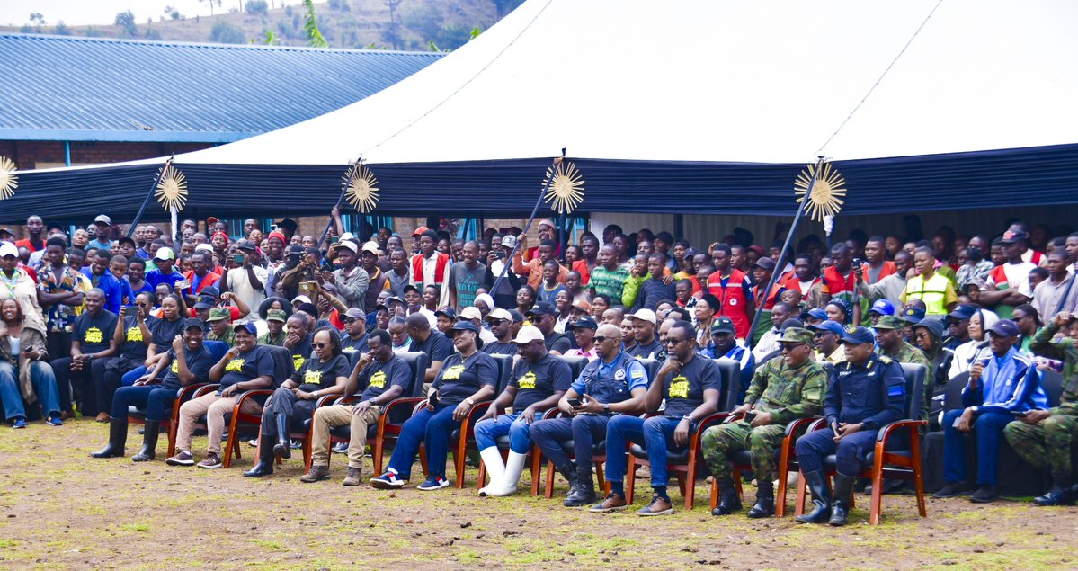 RwandaNorth's tweet photo. Mu butumwa yagejeje ku bitabiriye umuganda, Umuvugizi wa RIB, @Murangira_BT, yagarutse ku mpinduka nziza zigaragara mu Banyarwanda nyuma yo guca inzoga zitujuje ubuziranenge zizwi nk’“ibyuma”. Yasabye buri wese gukomeza kugira uruhare mu kuzica burundu https://t.co/OnOHsPYskB