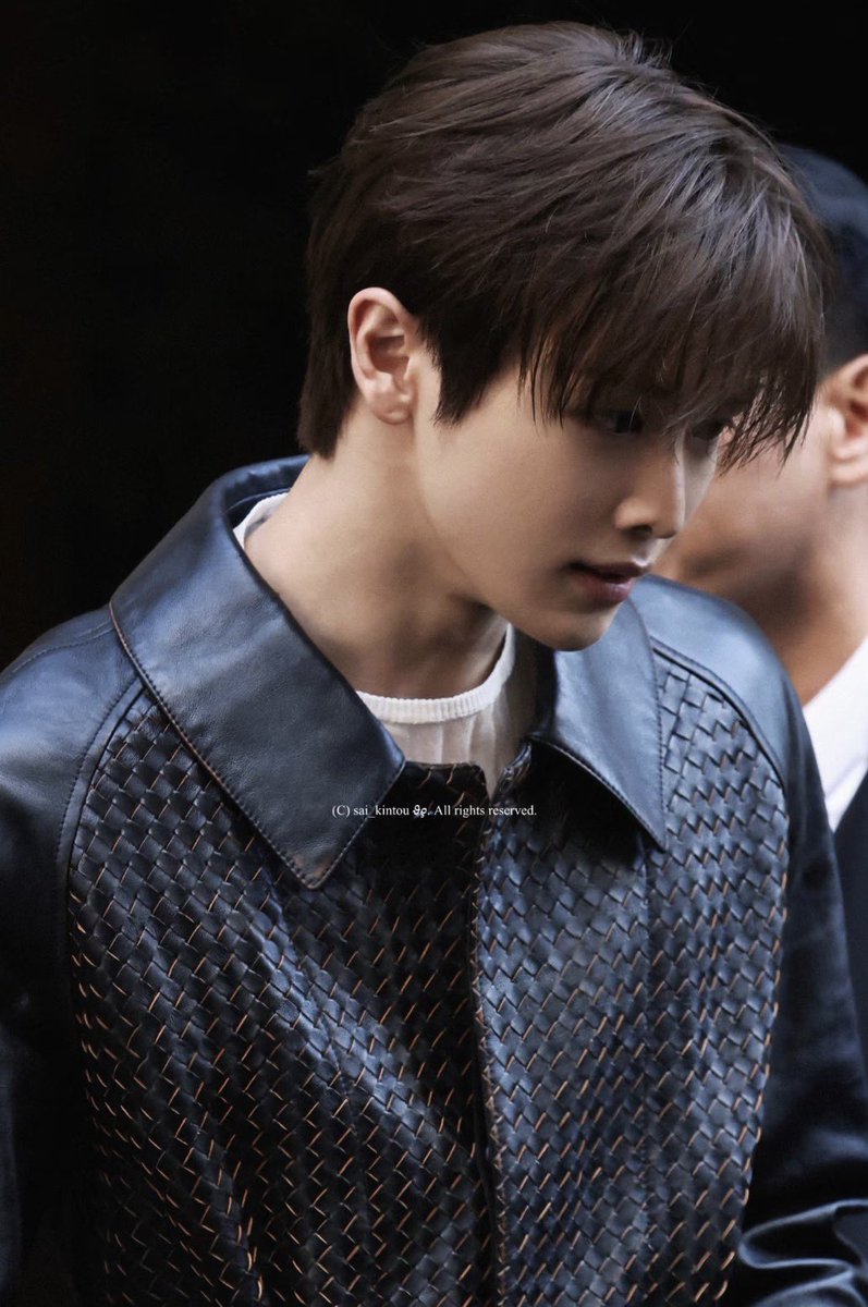 gemszip's tweet photo. โห ซองชานกับ side profile โหดๆ เครื่องหน้าละมุนมาก ไม่มีตรงไหนให้ติเลย เหมาะสมกับ Bottega Veneta ทุกประการ 🤎😍

#BottegaVenetaSS27xSUNGCHAN #BottegaVenetaSS27 #SUNGCHAN https://t.co/o2mU93LfsB