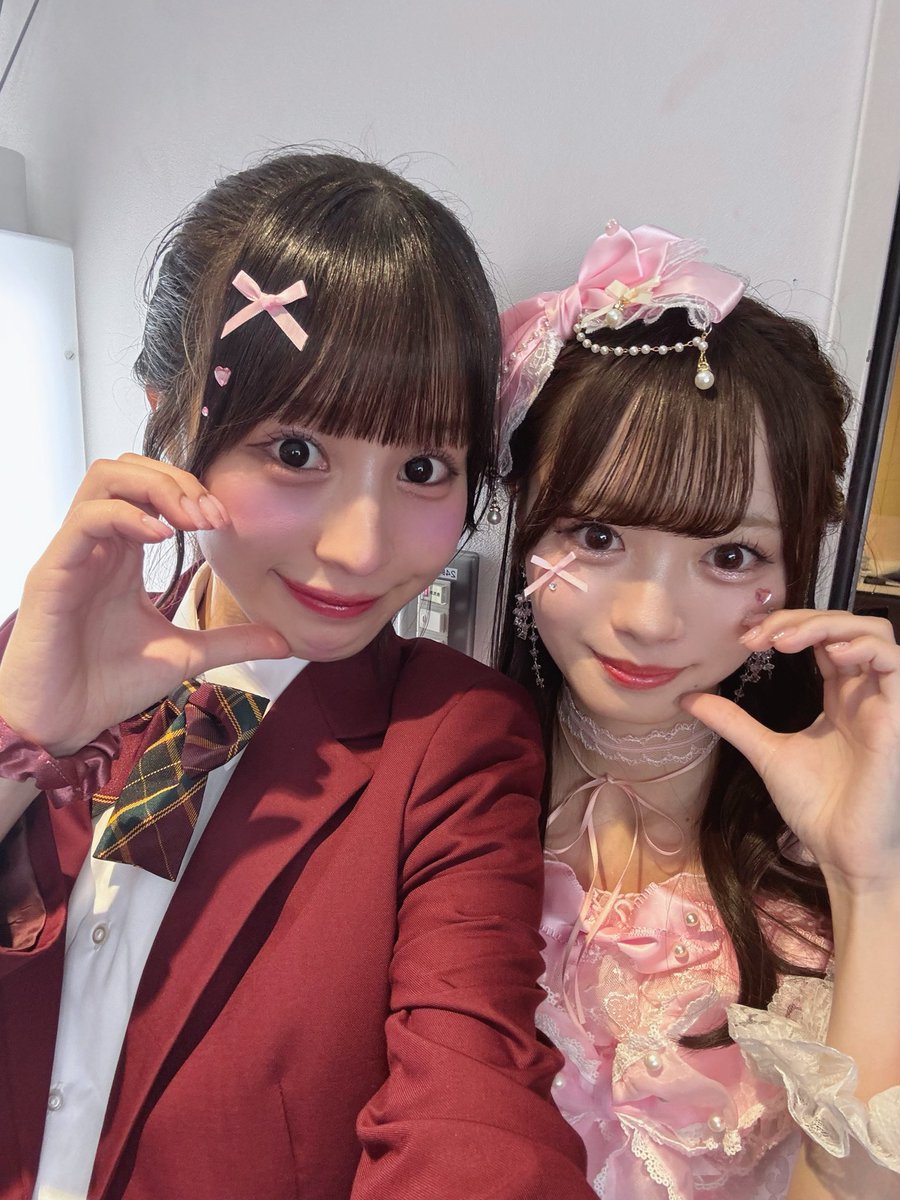 Kareai_yuria's tweet photo. ここゆ＆なおちゃん 誕生祭
ありがとうございました🥹🎂🍀🩵

ほんとうにふたりともよすぎた🥲♡

こっちゃんはとにかくかわいかった👶🏻ワールド全開❕17歳満喫してね😻

なおちゃんはリハの時から大号泣案件でした😭いつもすっごく仲良くしてくれてほんとうにありがとう😢💖 https://t.co/09pFrMby5d