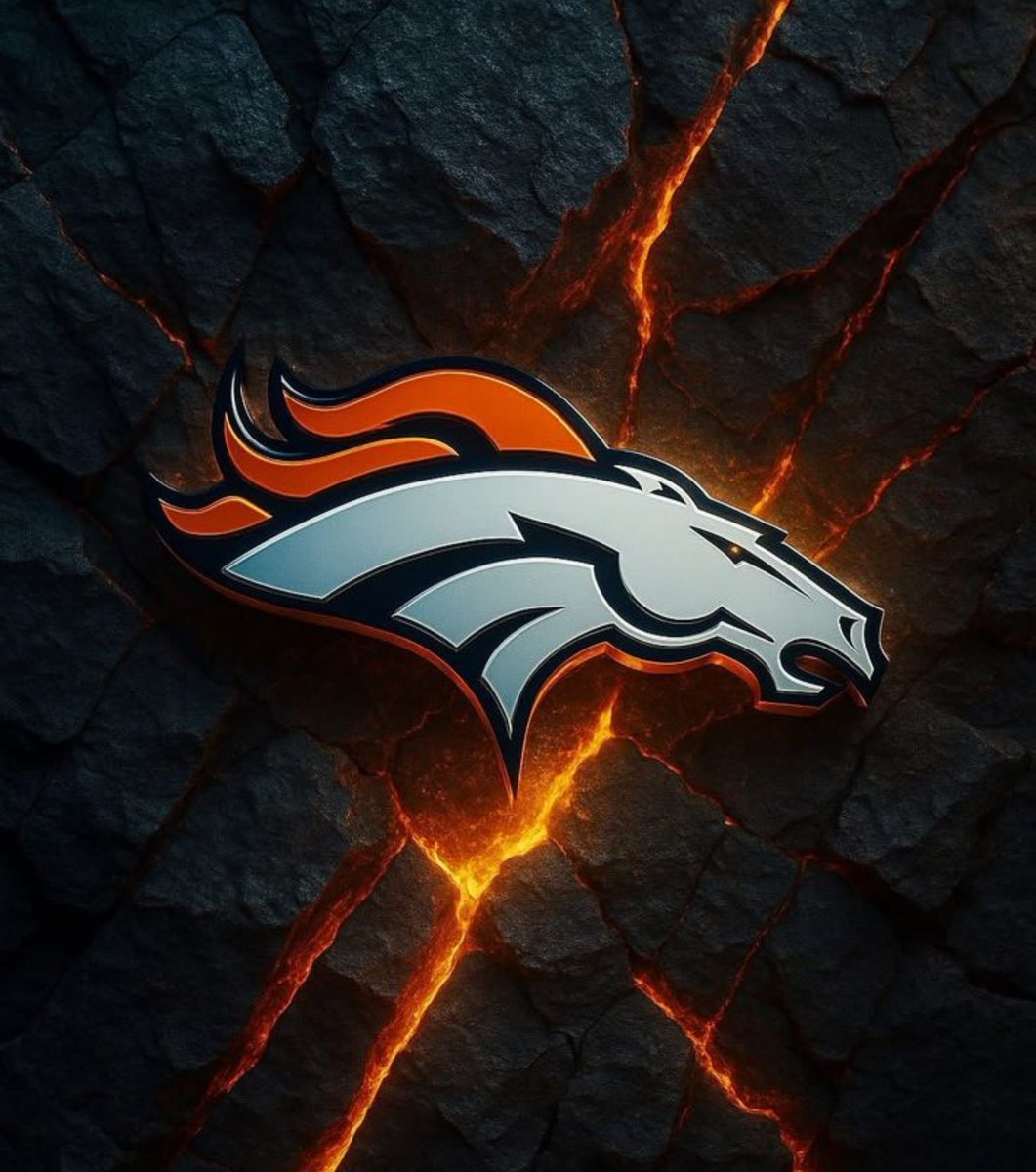NFLTodayX's tweet photo. EXCLUDING VON MILLER, NAME ONE PLAYER WHO HAS PLAYED FOR BOTH THE LOS ANGELES RAMS AND DENVER BRONCOS.

100% Very Hard https://t.co/EHON08uNza