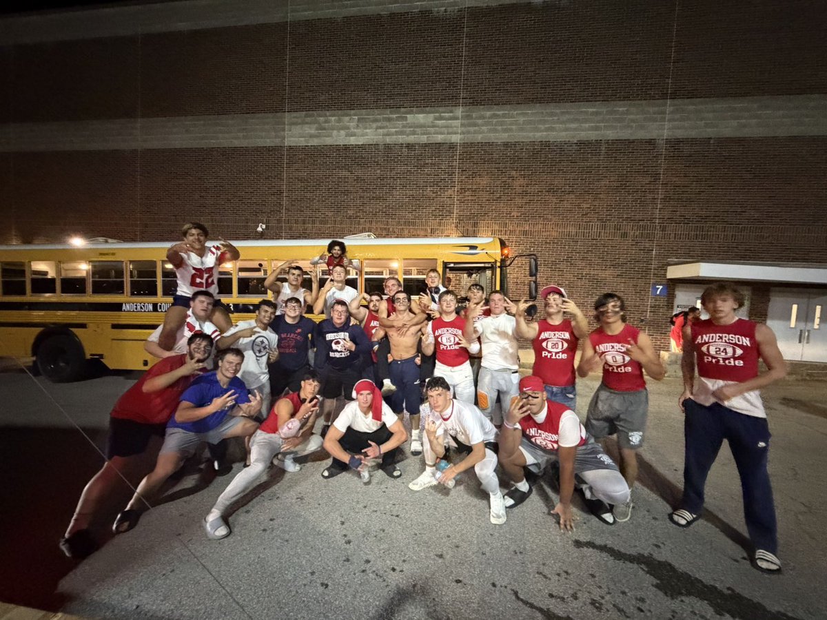 ClaytonStratto3's tweet photo. Huge win against South Oldham! Love my guys! @KYFUTURESTARS @CoachHBrown8 @trevor_vines @jeffowens95 @coachlane9 @CoachElfers @coachtmsj @Coach_StrickOL @Steve_Wallace_2 @worbin @CoachRav @BigGribbs44 @Coach_QBorders @CoachZackGoodFB @LippertScouting @F_Huggins80 @Coach_SMurray https://t.co/fVImrxQ5oL