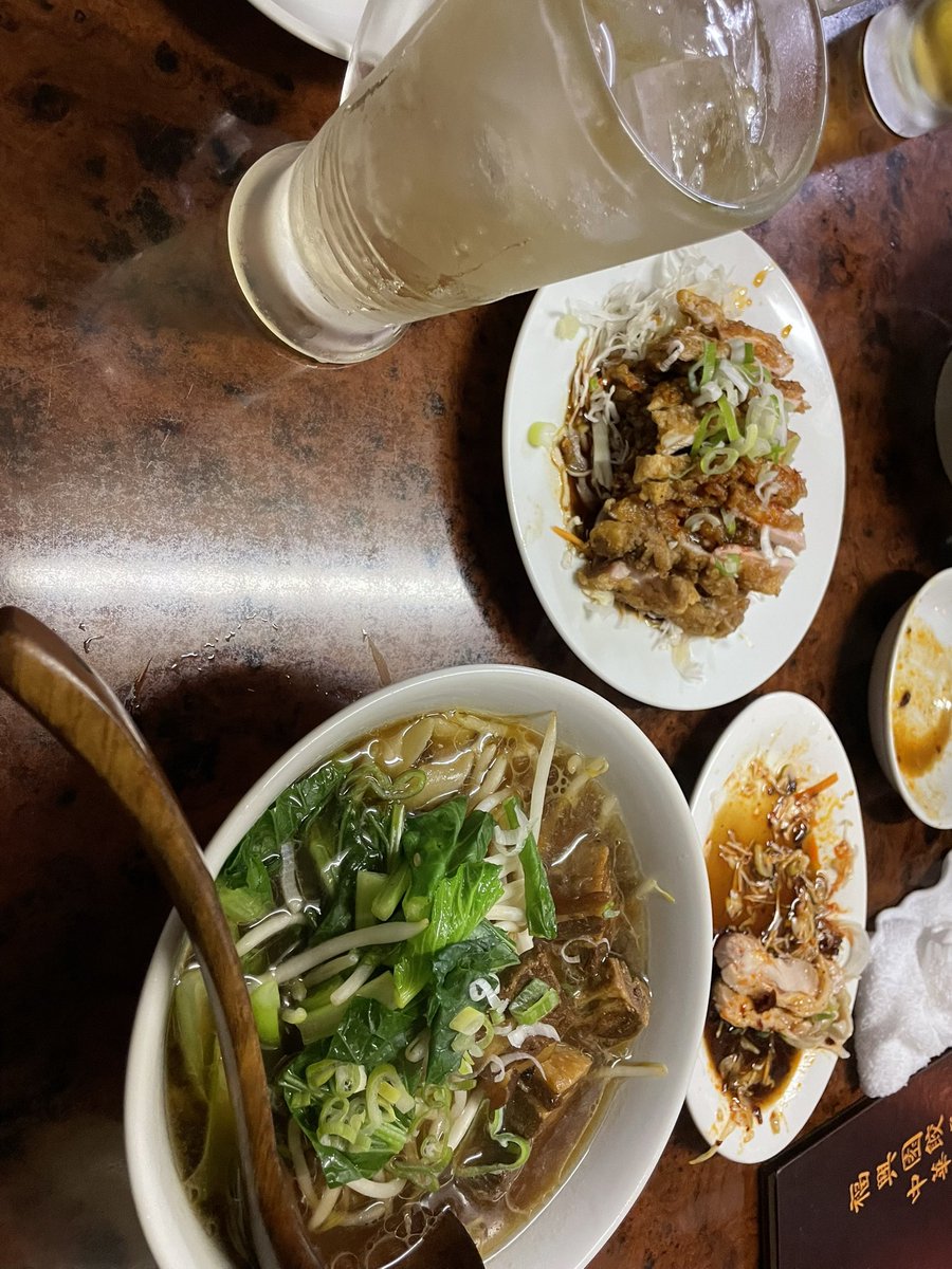 tokoha1058's tweet photo. アニメ見てから刀削麺たべたくて来た https://t.co/Bh243BrGPm