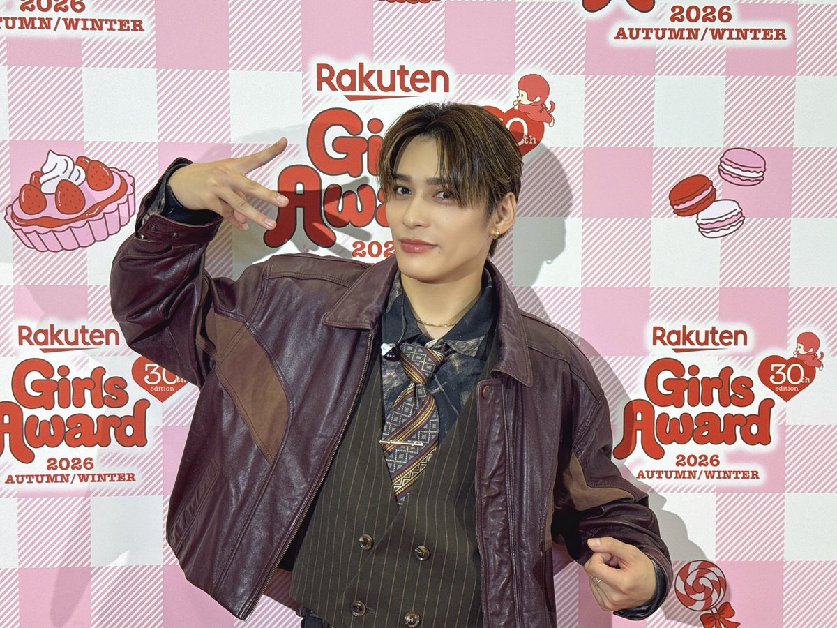 onenonly_tokyo's tweet photo. 『Rakuten GirlsAward 2026 AUTUMN/WINTER』にご来場した皆さん
僕たちは #ONENONLY(#ワンエン オンリー) です🐶

◤ WHO?? ◢  
ボーカル🎤
#TETTA(#関哲汰) 

Instagram📸
🔗https://t.co/inR2RcjbsP

@GirlsAward
#ガルアワ #ガルアワ2026AW https://t.co/6JvoKtcKAz