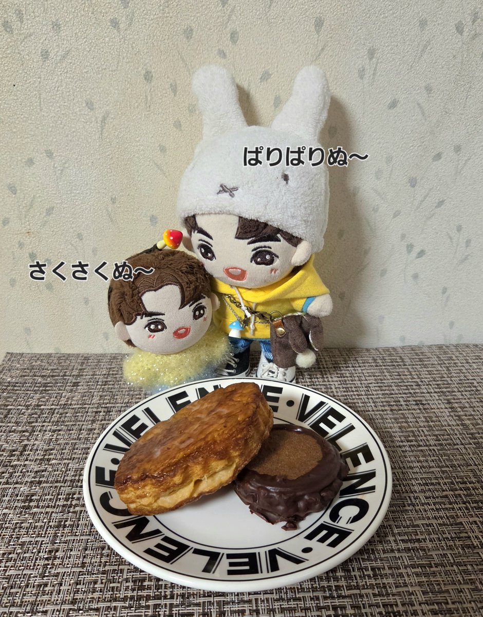 samezukeizo's tweet photo. 今日のおやつ
リフェンリのリーフパイとガナッシュサンド🍃🥧🍫
私史上いちばん美味しいリーフパイ😆💖💖💖美味しい美味しい美味しい大事なことなので3回言いました。もちろんガナッシュサンドも美味✨️ https://t.co/g4qzsnv6UW