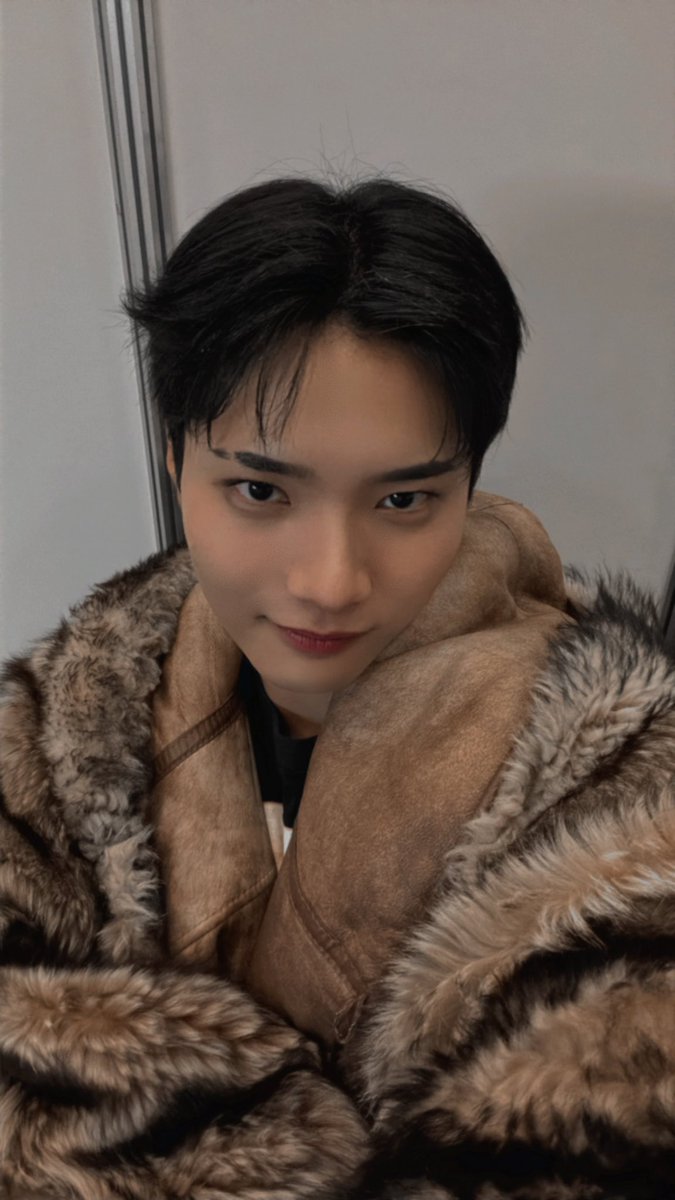 owv_official's tweet photo. ♥️Rakuten GirlsAward 2026 A/W🍰🍭

#OWV #中川勝就
@KatsunariNK 

💜Performance
https://t.co/5yiTIcHiMY

👑Who is OWV (オウブ)
https://t.co/mM0ELwfFvZ

📱中川勝就をもっと知ろう
https://t.co/DIybufbFdW

@GirlsAward #ガルアワ2026AW
#OWV_ラビダビ☀️#OWV_SQUAD https://t.co/FaGZ1o4r1F