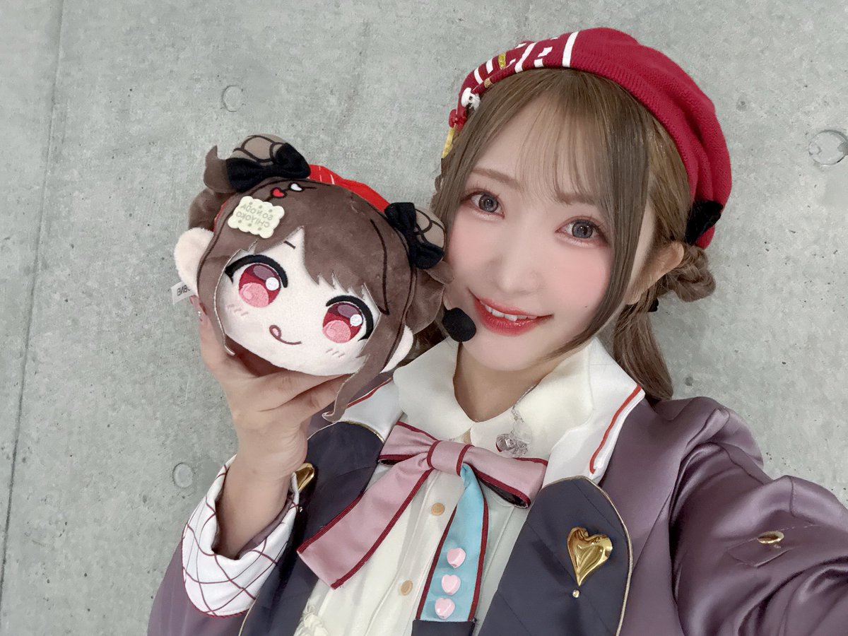 shiraharu48's tweet photo. 「283 PRODUCTION Solo Live Collection -Master ShowPiece-」DAY1ありがとうございました〜🥰
今回も素敵なお衣装を着させていただけて嬉しかったです👗✨
また明日もよろしくお願いします🍫
#シャニマス #シャイニーカラーズ #シャニマスソロライブMSP_day1 #idolmaster https://t.co/L8udUl1cL9
