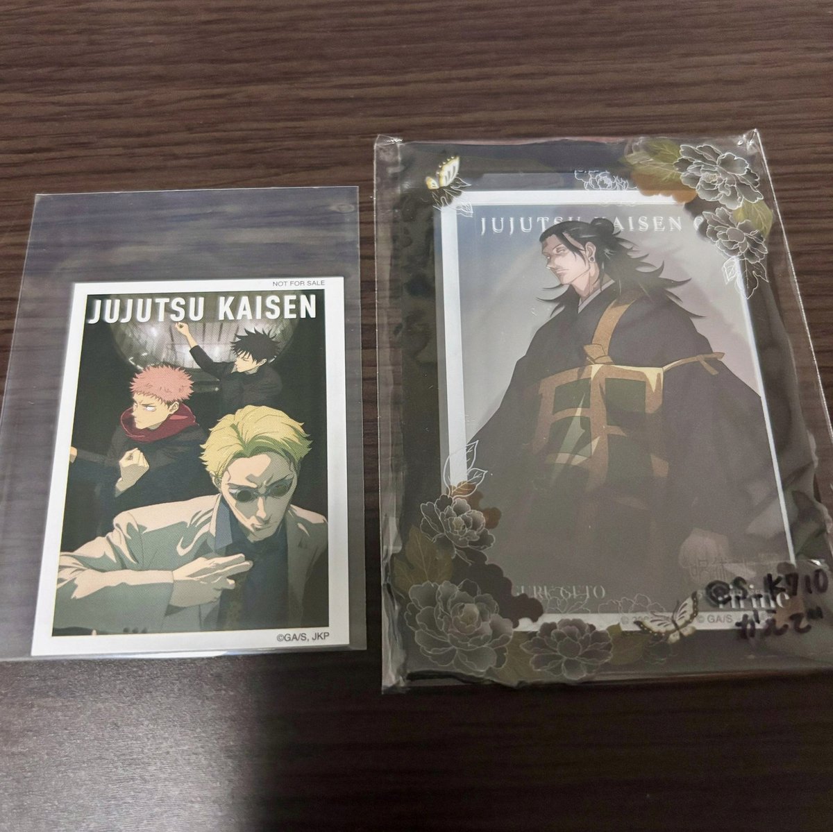 gusabucak's tweet photo. 私も実家はベランダとかない日本家屋だったから、瓦屋根の上に布団干してた！
自分を干すなんて思いつかなかったけど、やっとけば良かったー！めっちゃ楽しそう！ https://t.co/CT17zbItCq