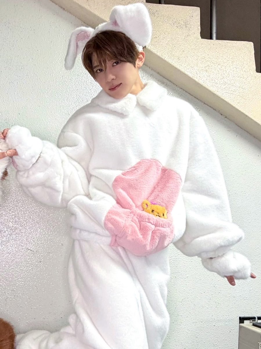 OhAna4sion's tweet photo. Sion happy international rabbit day!!!! 🐰🤍 #sion #nctwish https://t.co/xI39Rig3R5