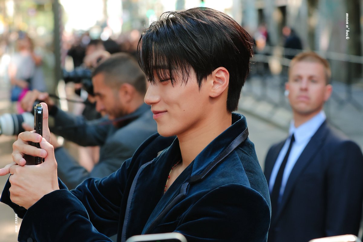 moonandback710's tweet photo. 260926 STRAVAGANZA SICILIANA
#에이티즈 #ATEEZ #산 #SAN
#DGxSAN #DGSS27 #DOLCEGABBANA @ATEEZofficial @dolcegabbana https://t.co/SrVfSTJfpK
