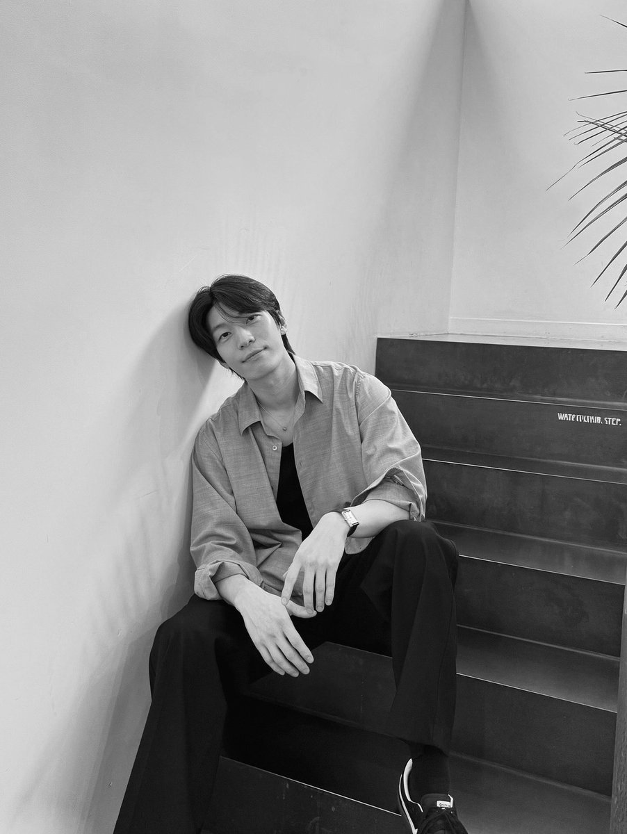 jerujisepi's tweet photo. ⠀
⠀
Selamat malam minggu bagi yang merayakannya sendirian, seperti saya.
⠀
⠀ https://t.co/8126keLEpC