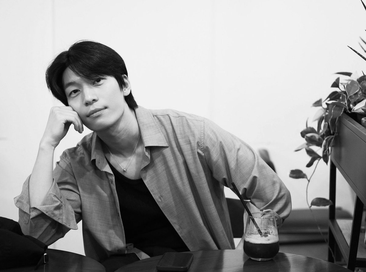 jerujisepi's tweet photo. ⠀
⠀
Selamat malam minggu bagi yang merayakannya sendirian, seperti saya.
⠀
⠀ https://t.co/8126keLEpC