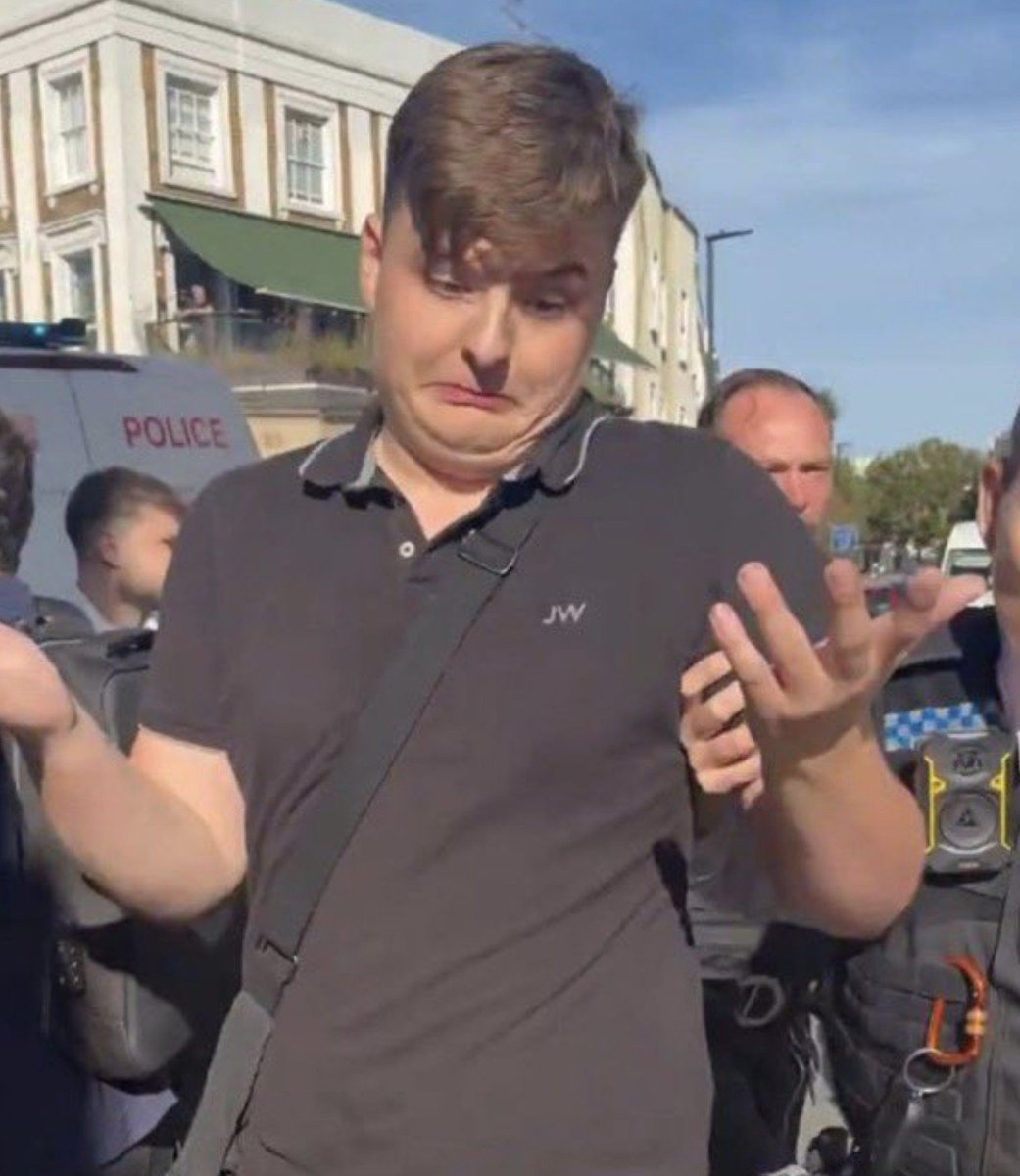 SnoopDegB's tweet photo. When you've just folded 3 leftoids and someone asks you whats for tea tonight... https://t.co/qhiwDckGra