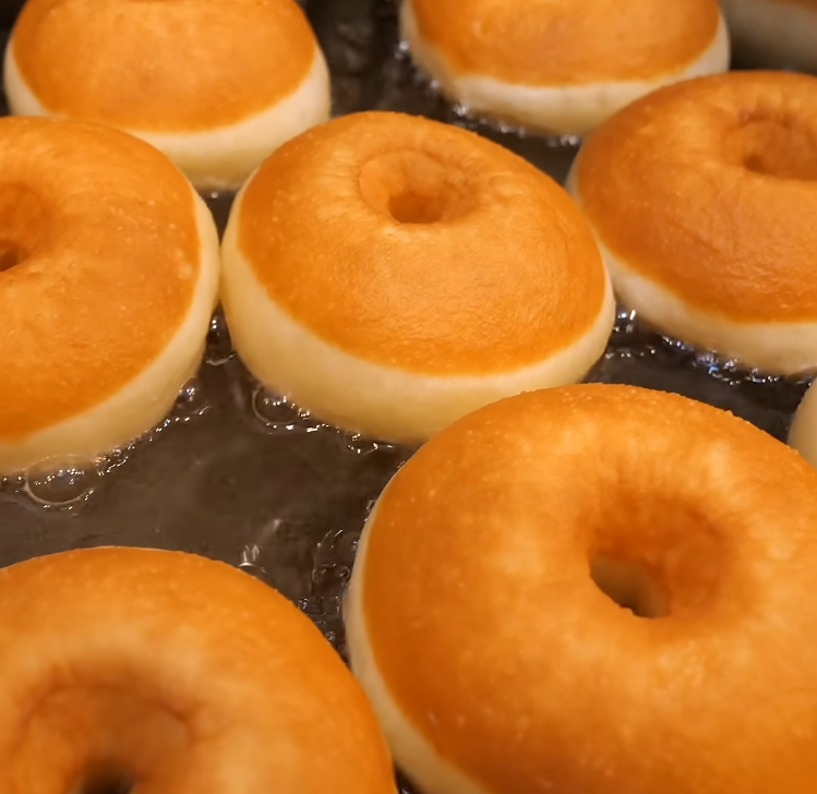 daily_dolce's tweet photo. Currently craving donuts 💗 https://t.co/A6cQgo1Azn