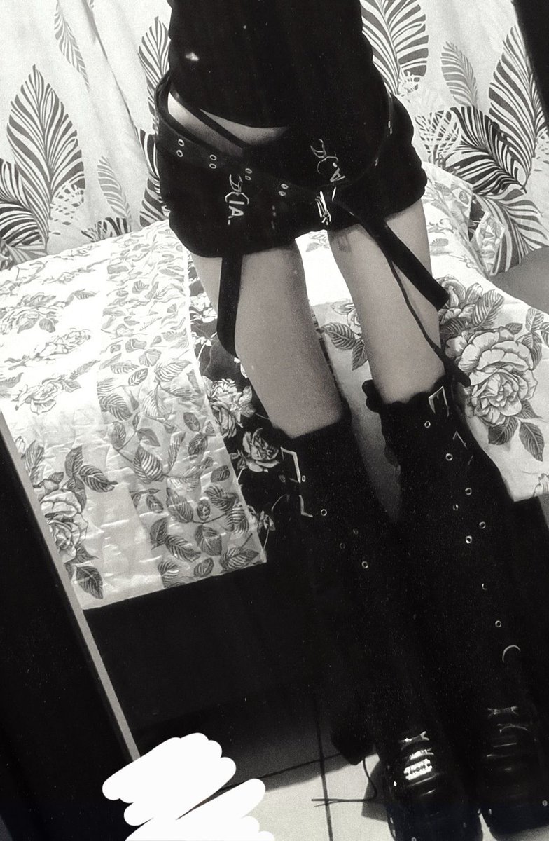bruiseddollx's tweet photo. 𓋹 ︵   moothunt   day  2  for   #edrtwt  ᶻ 𝗓 𐰁

️ ️ ️ ִֶָ☾. 𓈒 16   she / her   170 cm  ꫂ᭪ 
️ ️𓄧   111   𓏲 ๋࣭ ࣪ ˖    ugw: 45 kg   ݀｡⦮ ⦯꠹ ｡
             ️   ♡ ノ ↺ to be moots

#edrtwt #shedtwt #moothunt #intro https://t.co/9XSu0HepPb