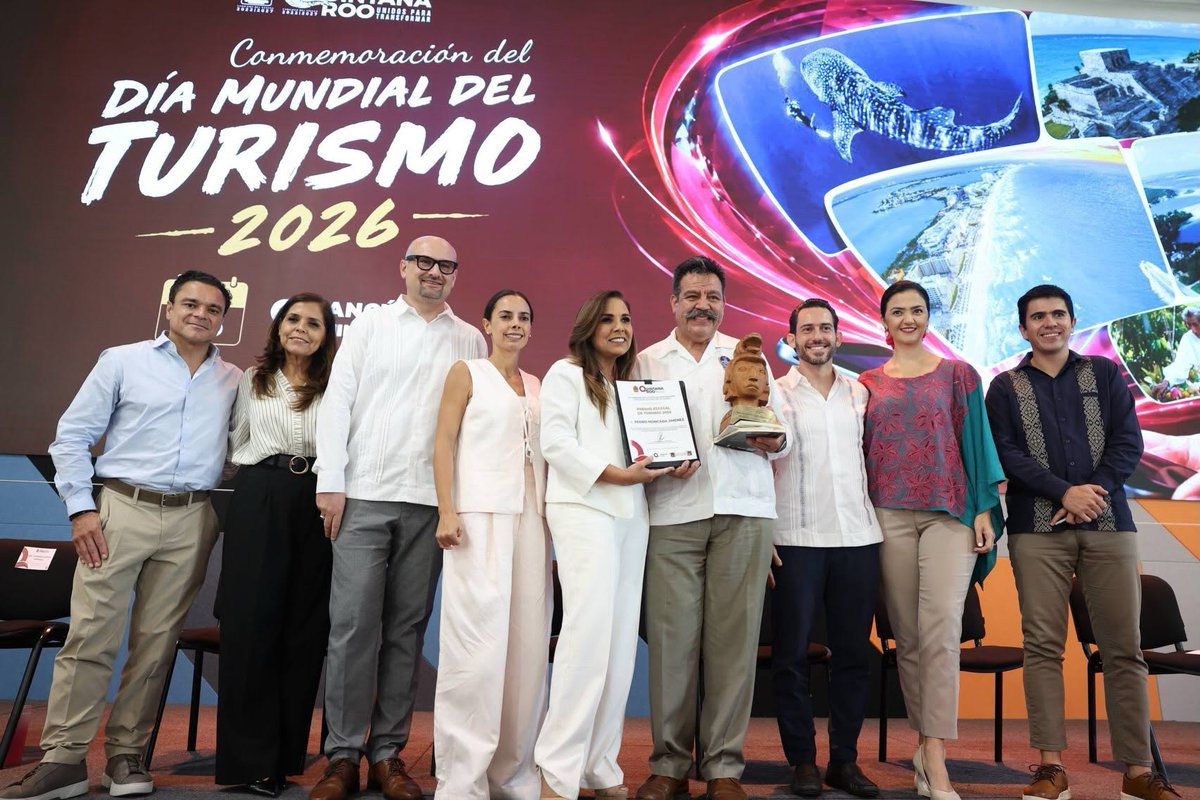 PeriodicoQuequi's tweet photo. ☕🗞️🇲🇽 ¡Buenos días! Inicia este sábado bien informado con las noticias de nuestra #Portada.
🌴 #QuintanaRoo traza su ruta turística hacia 2050
En vísperas del Día Mundial del #Turismo, la gobernadora @MaraLezama encabezó la presentación del Plan Maestro de Turismo Sustentable Quintana Roo 2050, una estrategia de largo plazo para impulsar un turismo regenerativo, con bienestar y prosperidad compartida.
🏆 Durante el evento también se entregó el Premio Estatal de Turismo 2026 a Pedro Moncada Jiménez.
📍 Conoce los detalles: https://t.co/YoYx8dQwE1
#TurismoSustentable #Turismo2050 #DíaMundialDelTurismo #MaraLezama #PremioEstatalDeTurismo #Cancún #Quequi