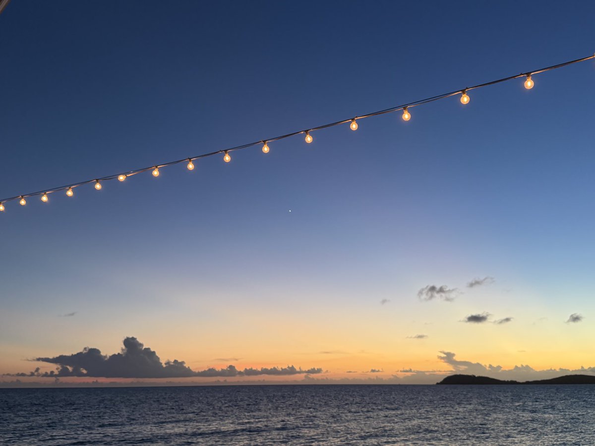PatriciaSchaefR's tweet photo. #LaVida está llena de momentos con los que podemos crear bellos recuerdos. ¡Feliz sábado! ❤️ #paz #vida #caribe #antillas #saintthomas #momentos #recuerdos #salud #felicidad #respeto #fe https://t.co/3CvgHQoj40