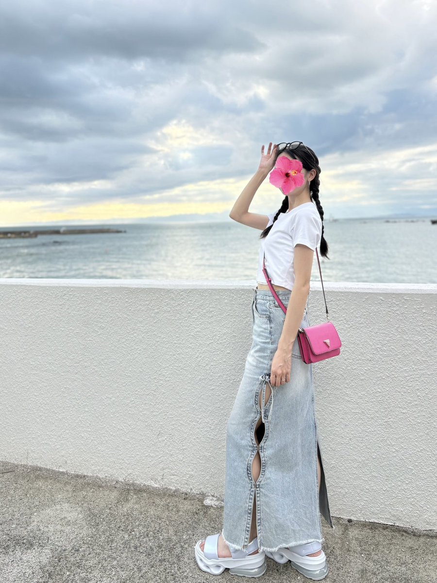 cherry_cosme7's tweet photo. 夏の終わりの海コーデ🌺
#クリアウィンター #骨格ハイファッション https://t.co/UOHHoagEkw